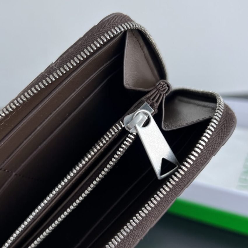 20240617_i1718608012_9387_6 Replica Bottega Veneta Zip Long Wallet Brown&Black - 图片 8