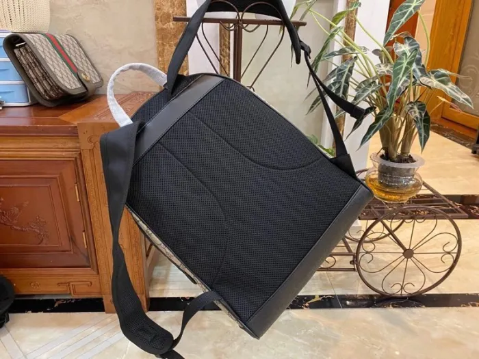 2636403d182e132e Replica GUCCI MEDIUM GG BACKPACK WITH TAG - 图片 10
