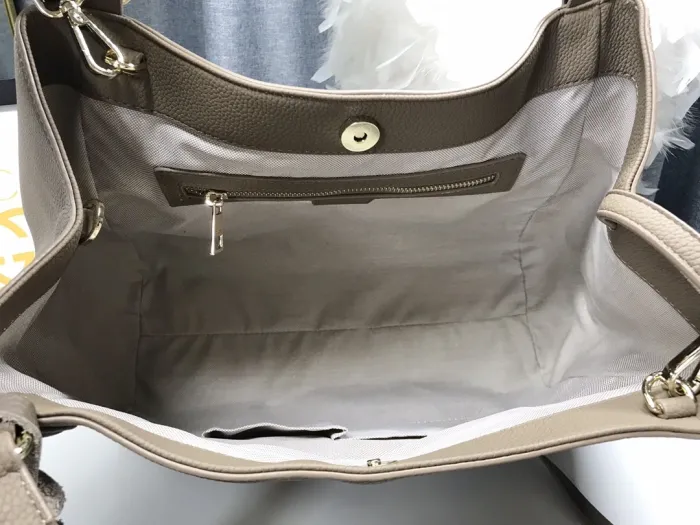5eeb4f8d990bc7e2 Replica GUCCI SOHO INTERLOCKING G - 图片 5