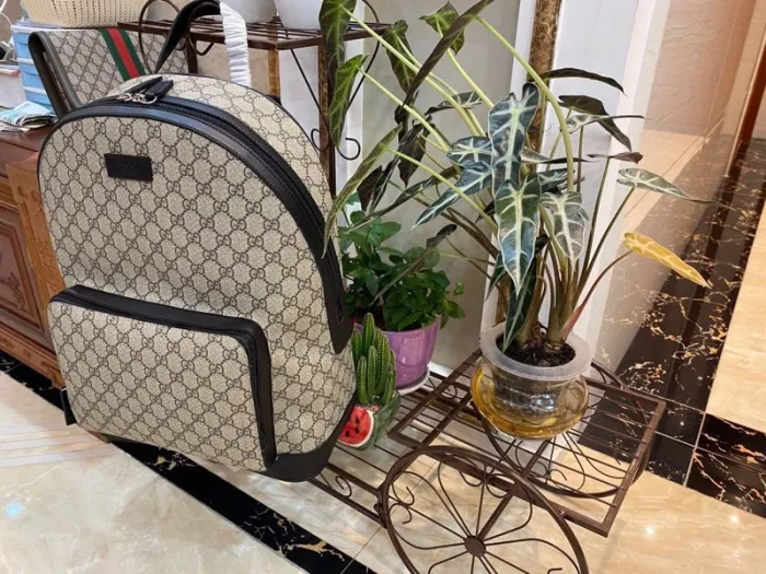 81b0a3ae46364a65 Replica GUCCI MEDIUM GG BACKPACK WITH TAG - 图片 7
