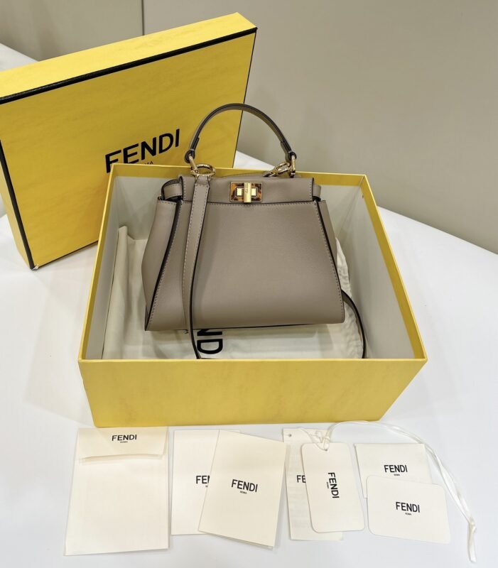 a1-2-11 Replica Fendi Peekaboo Beige