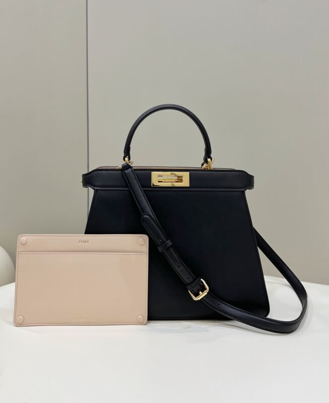 a1-5-4 Replica Fendi Peekaboo Medium Black
