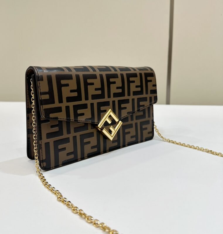 a3-60 Replica Fendi Baguette Wallet on Chain - 图片 3