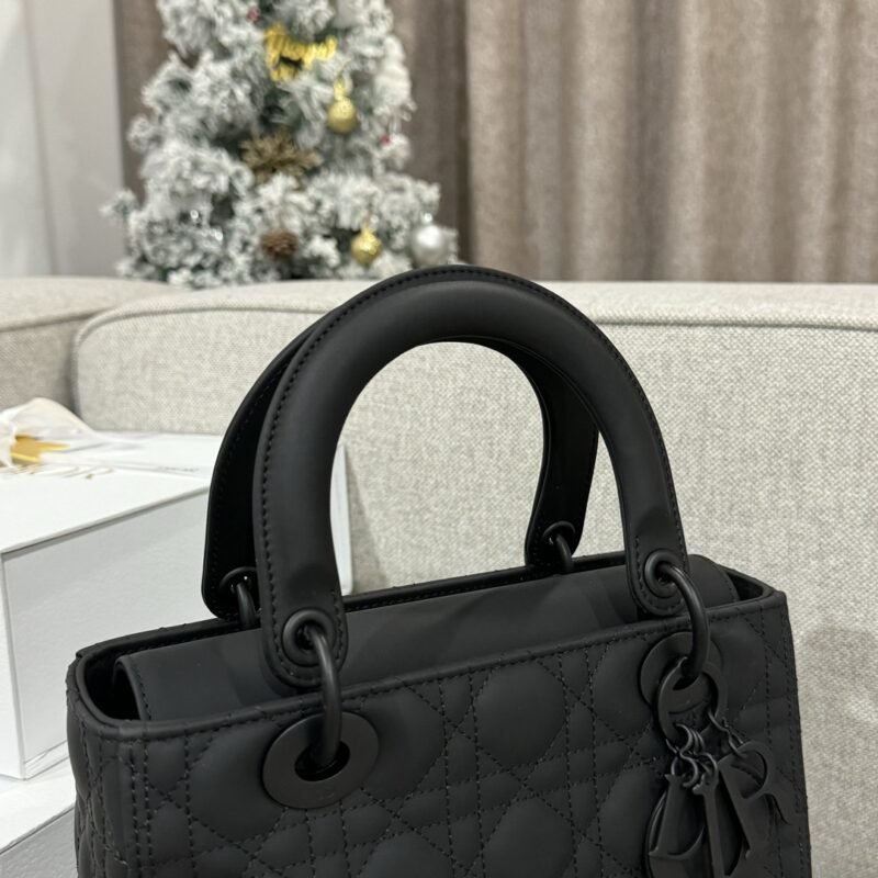 a4-12 Replica Lady Dior Medium Ultramatte Black - 图片 9