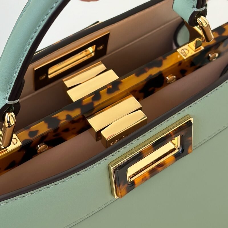 a4-44 Replica Fendi Peekaboo Medium Light Green - 图片 4