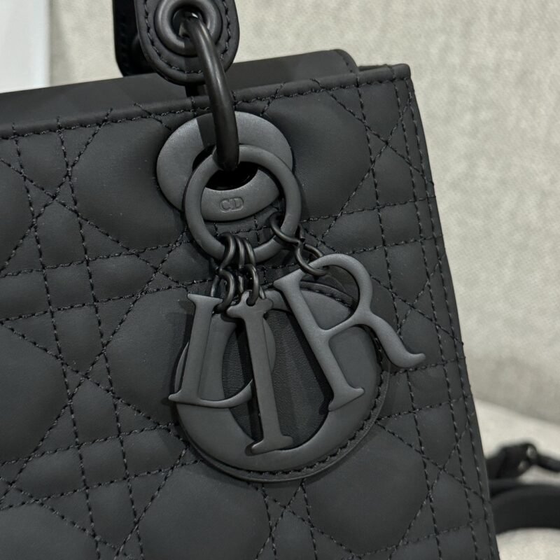 a6-12 Replica Lady Dior Medium Ultramatte Black - 图片 3