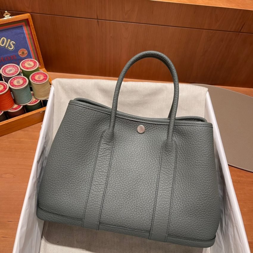fb638e_4ac6692c50f8425893f90297458a8125mv2 Replica Hermes Garden Party 30cm Vert Amande - 图片 2