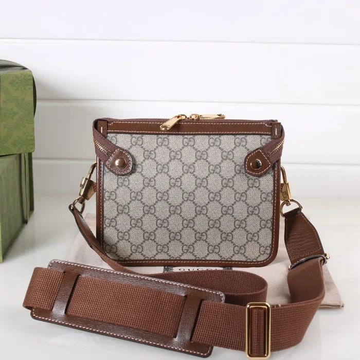 fc2a247aaf47619f Replica GUCCI MESSENGER BAG WITH INTERLOCKING - 图片 3