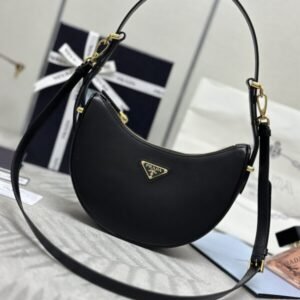 Replica Prada  Arque Black