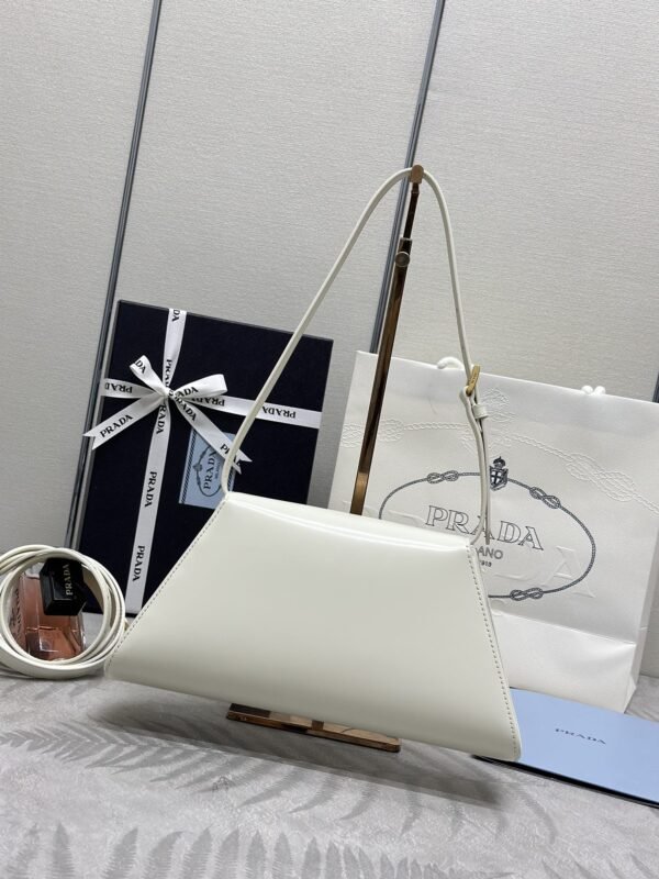 i1701248268_5284_1 Replica Prada White Leather Handbag - 图片 4