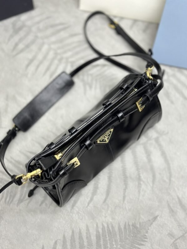 i1702407576_1409_7 Replica Prada Leather Handbag Black - 图片 3