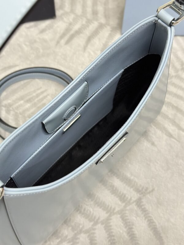 i1703329026_1373_5 Replica Prada Cleo Brushed Blue Bag - 图片 3