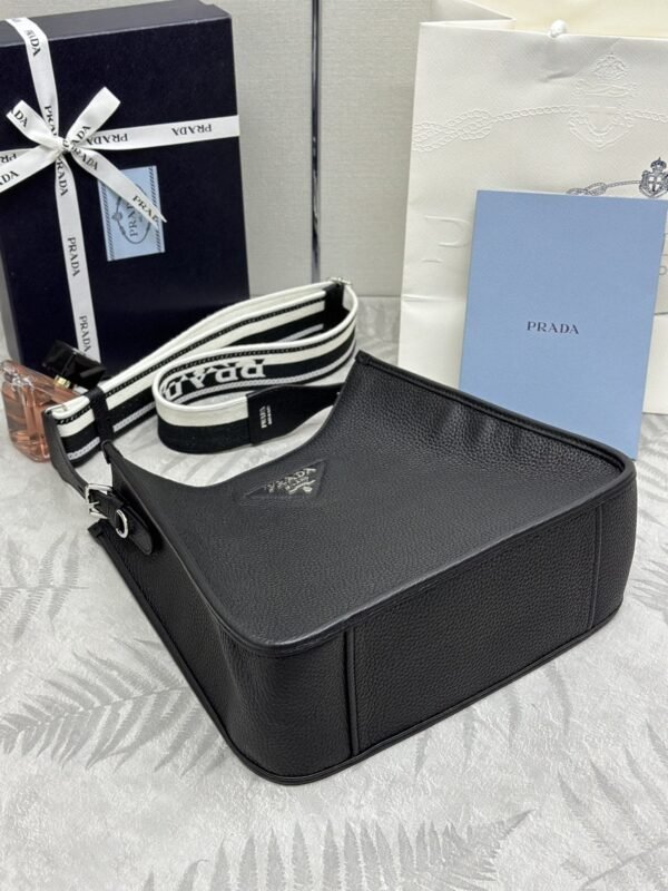 i1703590886_3830_3 Replica Prada Saffiano Tote Black - 图片 4