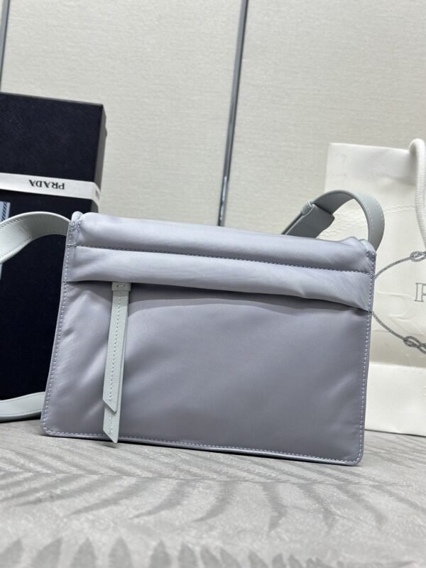 i1706975577_8453_3 Replica Prada Re-Nylon Shoulder Bag Ice Grey - 图片 6