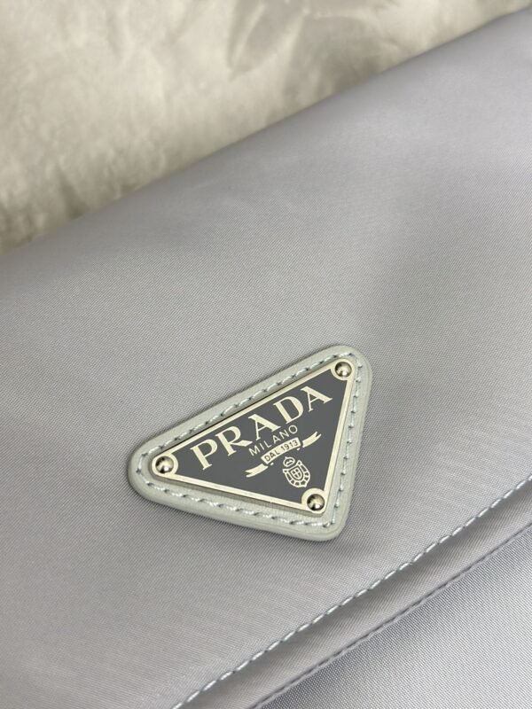 i1706975577_8537_6 Replica Prada Re-Nylon Shoulder Bag Ice Grey - 图片 8