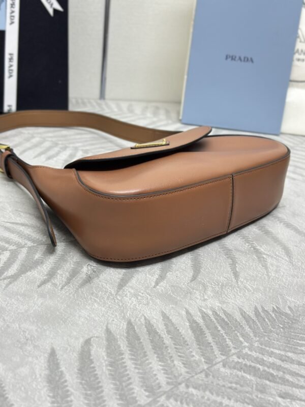 i1712245086_5386_4 Replica Prada Small Shoulder Bag Caramel - 图片 8