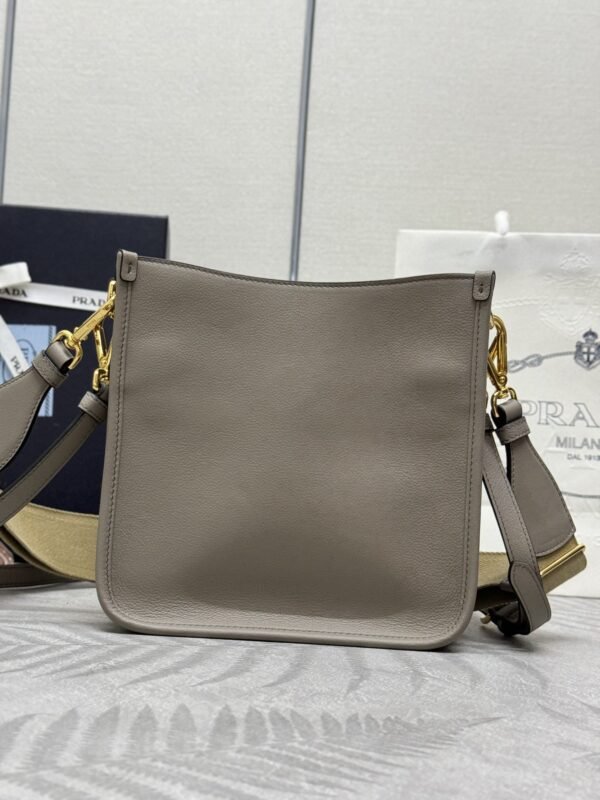 i1717132526_6811_2 Replica Prada Saffiano Small Tote Beige - 图片 6