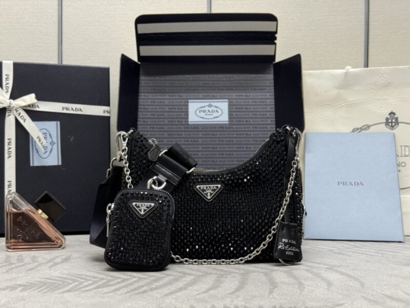 i1725101736_6885_0 Replica Prada Re-Edition 2005 Diamond Black