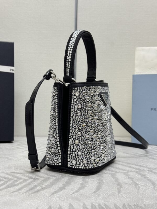 i1725474909_2703_1 Replica Prada White Crystal Bucket Bag - 图片 5