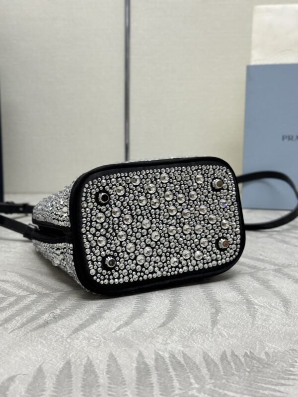 i1725474909_4687_3 Replica Prada White Crystal Bucket Bag - 图片 6