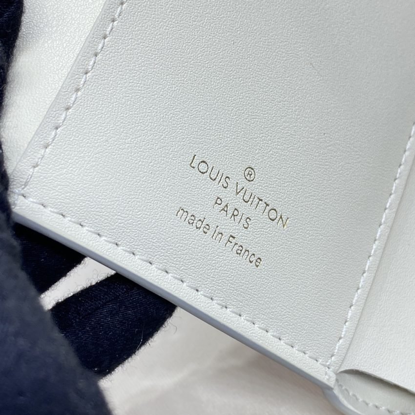 img_1698de7a_20240610_i1718011781_2258_0 Replica Loius Vuitton Capucines Compact Wallet White - 图片 4