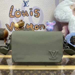 Elementor 页面 #30127 Replica Louis Vuitton Takeoff Messenger