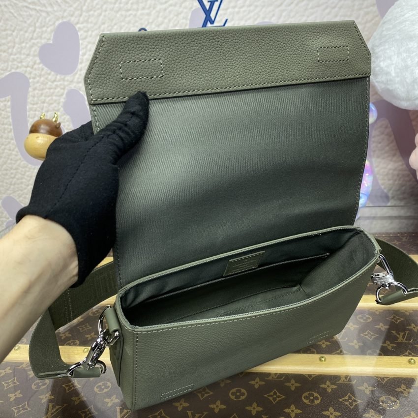 img_1698de7a_20240611_i1718104279_2970_0 Replica Louis Vuitton Takeoff Messenger - 图片 3