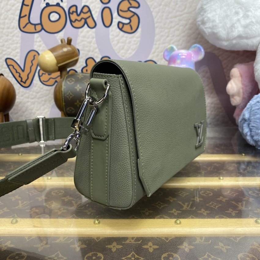 img_1698de7a_20240611_i1718104279_4359_0 Replica Louis Vuitton Takeoff Messenger - 图片 5