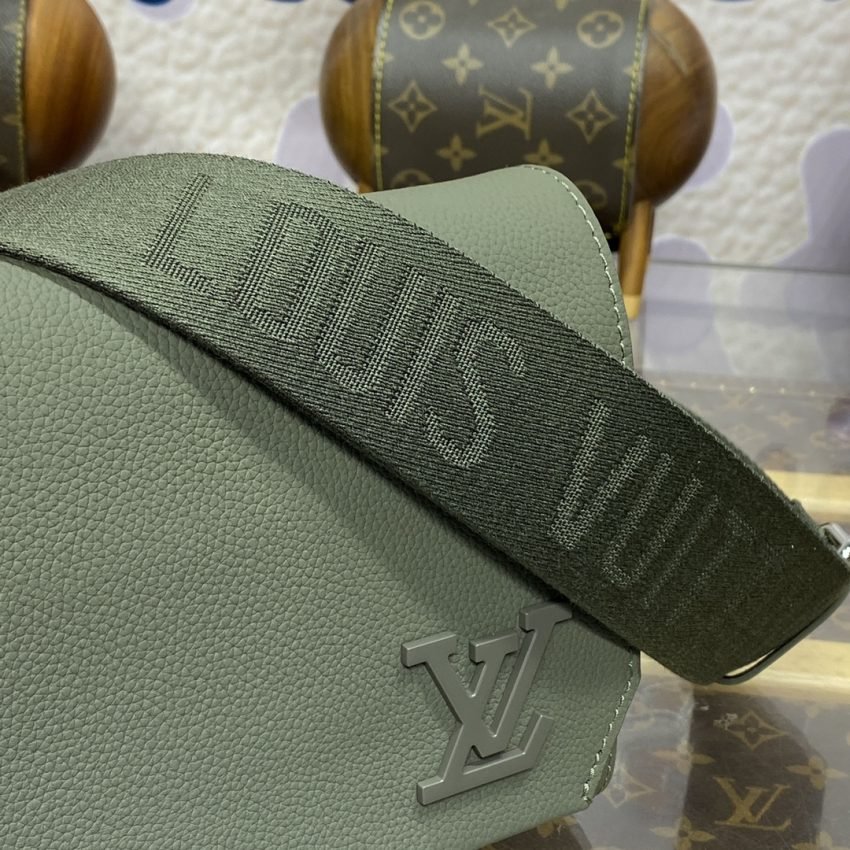 img_1698de7a_20240611_i1718104279_6668_0 Replica Louis Vuitton Takeoff Messenger - 图片 7