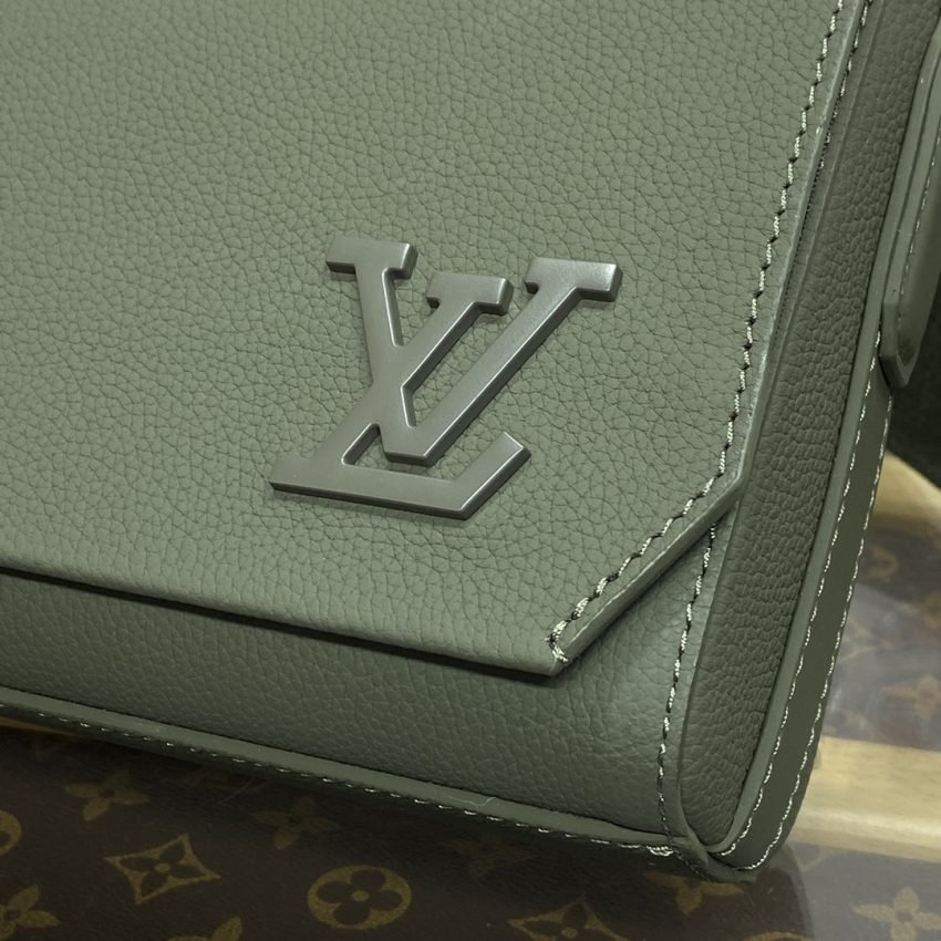 img_1698de7a_20240611_i1718104279_8131_0 Replica Louis Vuitton Takeoff Messenger - 图片 8