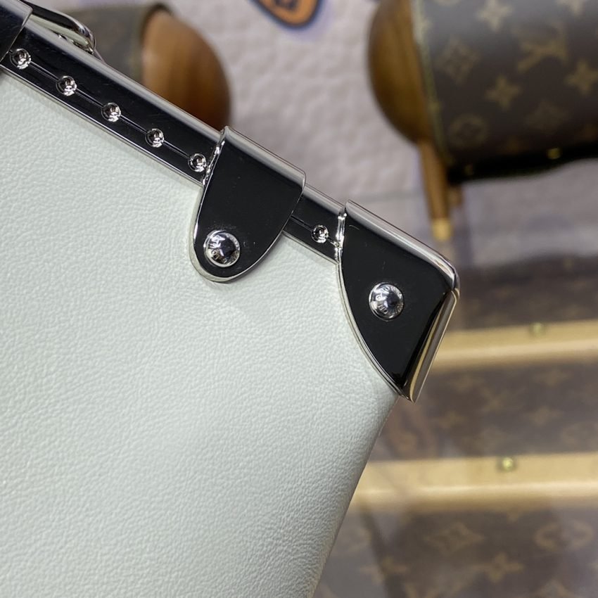 img_1698de7a_20240628_i1719574329_6662_5 Replica Louis Vuitton Slim Trunk White - 图片 6
