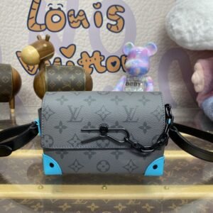 Elementor 页面 #30127 Replica Louis Vuitton Steamer Wearable Wallet Grey
