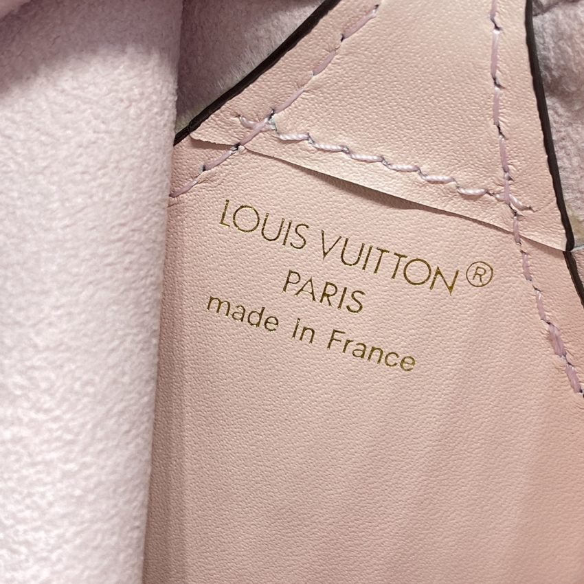 img_1698de7a_20240722_i1721627707_974_0 Replica Louis Vuitton Bloom Pouch - 图片 2