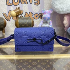 Elementor 页面 #30127 Replica Louis Vuitton Steamer Wearable Wallet Blue