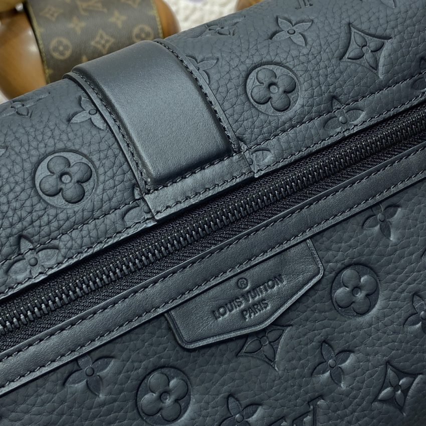 img_1698de7a_20240808_i1723115370_412_0 Replica Louis Vuitton S-Cape Messenger Full Black - 图片 4