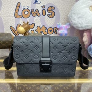 Replica Louis Vuitton S-Cape Messenger Full Black