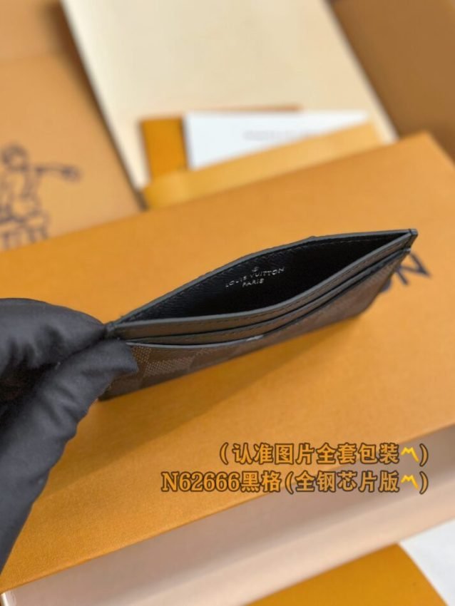 img_1e731787_20240809_i1723140141_3363_7 Replica Louis Vuitton Card Holder Black Grid - 图片 4