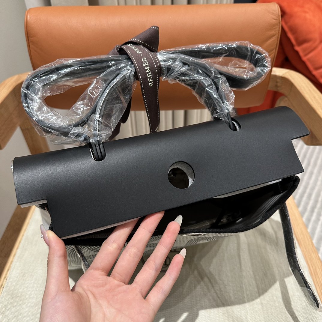img_755f7c0e_20231116_i1700115544_6717_7 Replica Hermes Herbag 31cm Circuit Black - 图片 6
