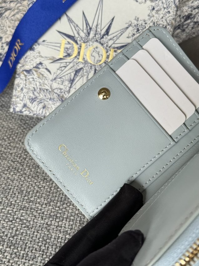 img_80e46a01_20231130_i1701338333_2859_6 Replica Dior Caro Patent Wallet - 图片 4