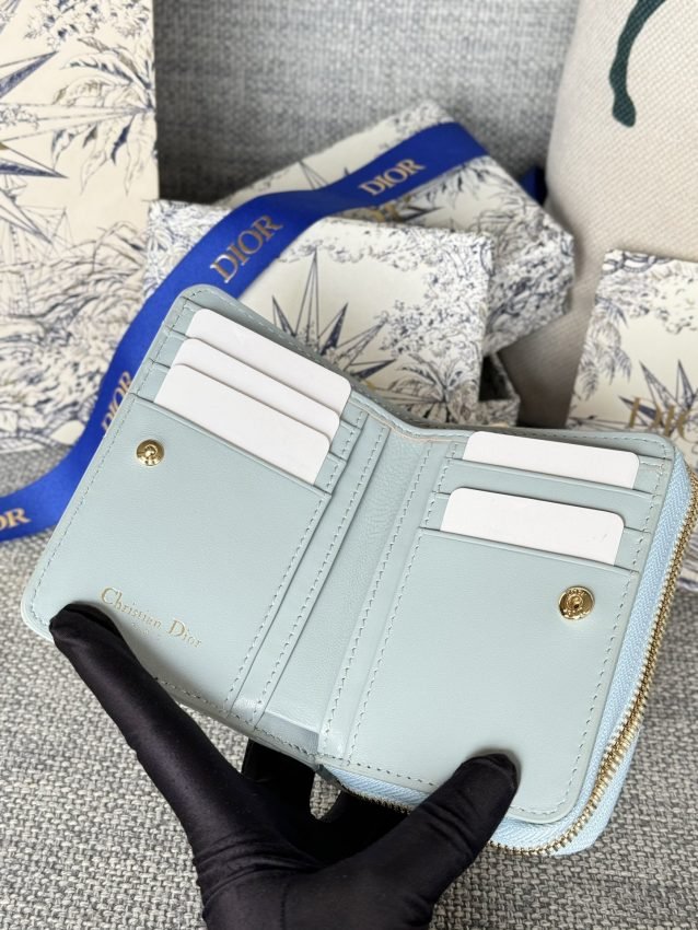 img_80e46a01_20231130_i1701338333_3966_4 Replica Dior Caro Patent Wallet - 图片 5