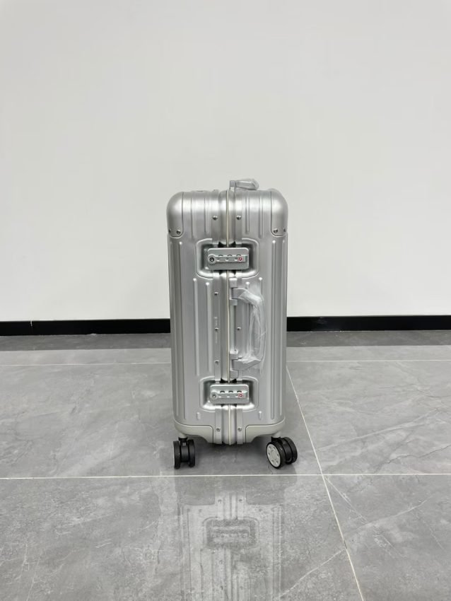 img_81dbd229_20231119_a1700406557154_7536 Replica Rimowa Original Suitcase Silver - 图片 4