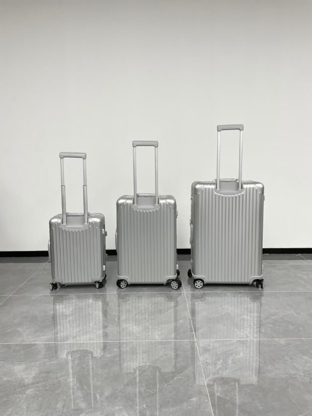 img_81dbd229_20231119_a1700406557164_0367 Replica Rimowa Original Suitcase Silver