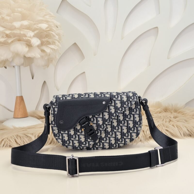 img_a189b943_20240520_i1716139519_2402_2 Replica Dior Saddle Messenger White Classic