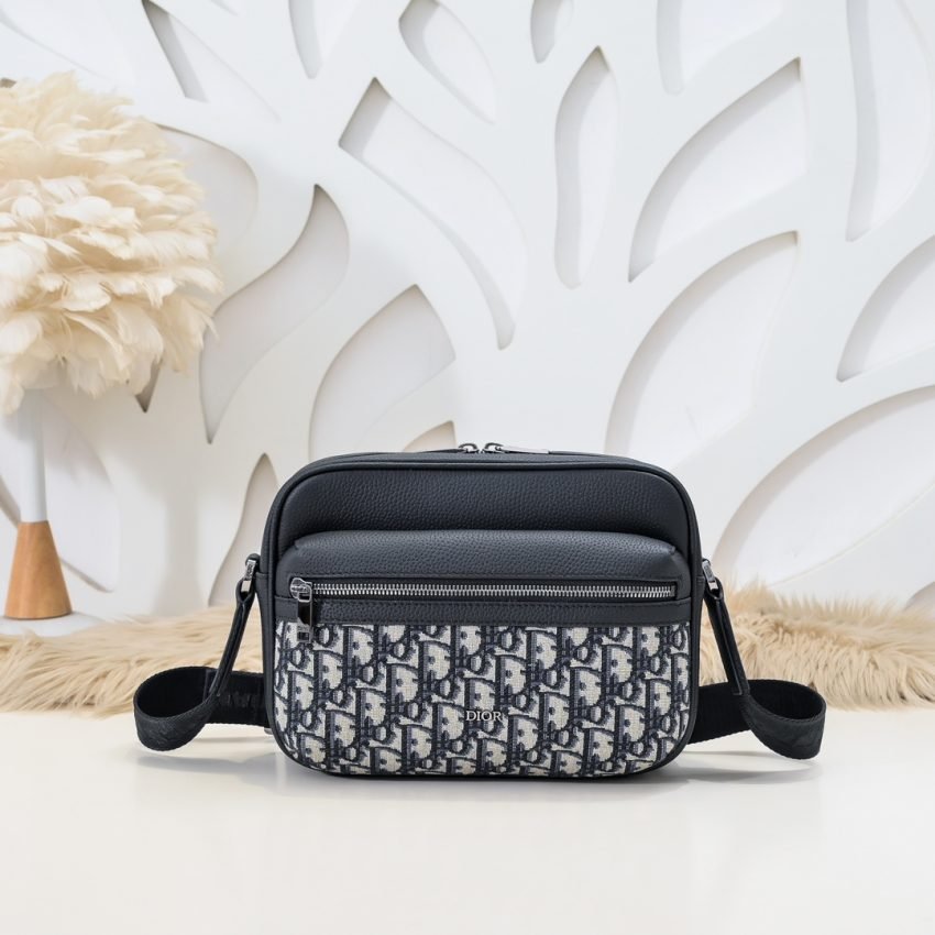 img_a189b943_20240913_i1726170782_9894_4 Replica Dior Rider Zipped Messenger Bag
