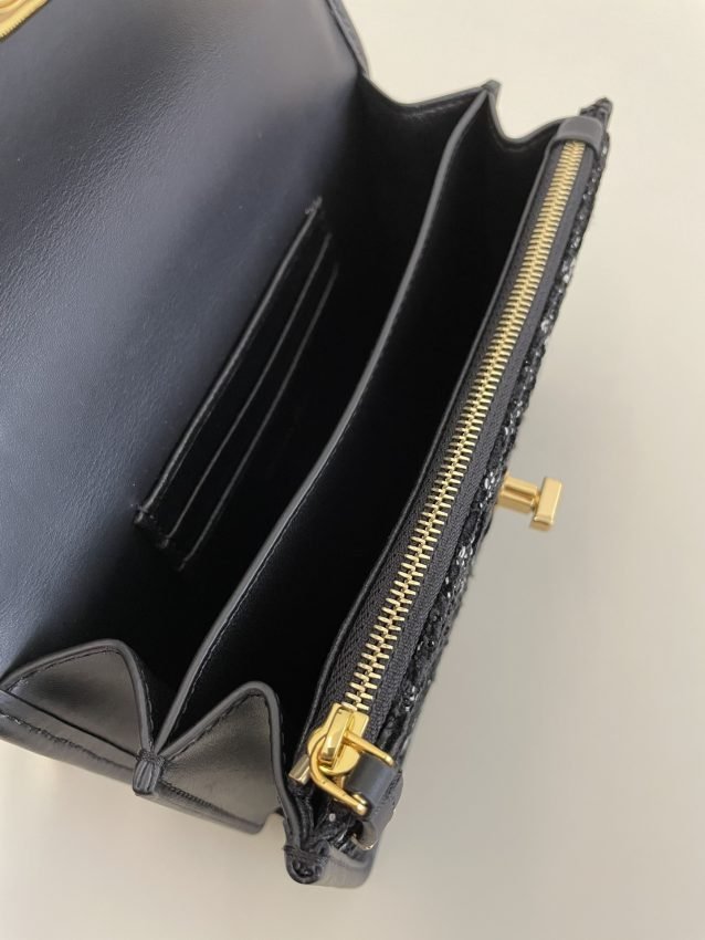 img_d39c4a05_20240511_i1715411037_8172_2 Replica Dior Miss Caro Black Wool - 图片 9