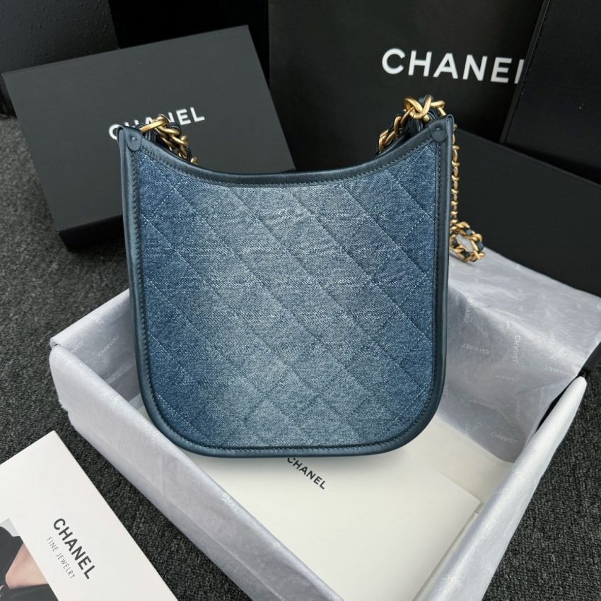 o_1hva1iv2a1q7k1ufg53q1d3qtq2 Replica CHANEL 23S Hobo Denim - 图片 10