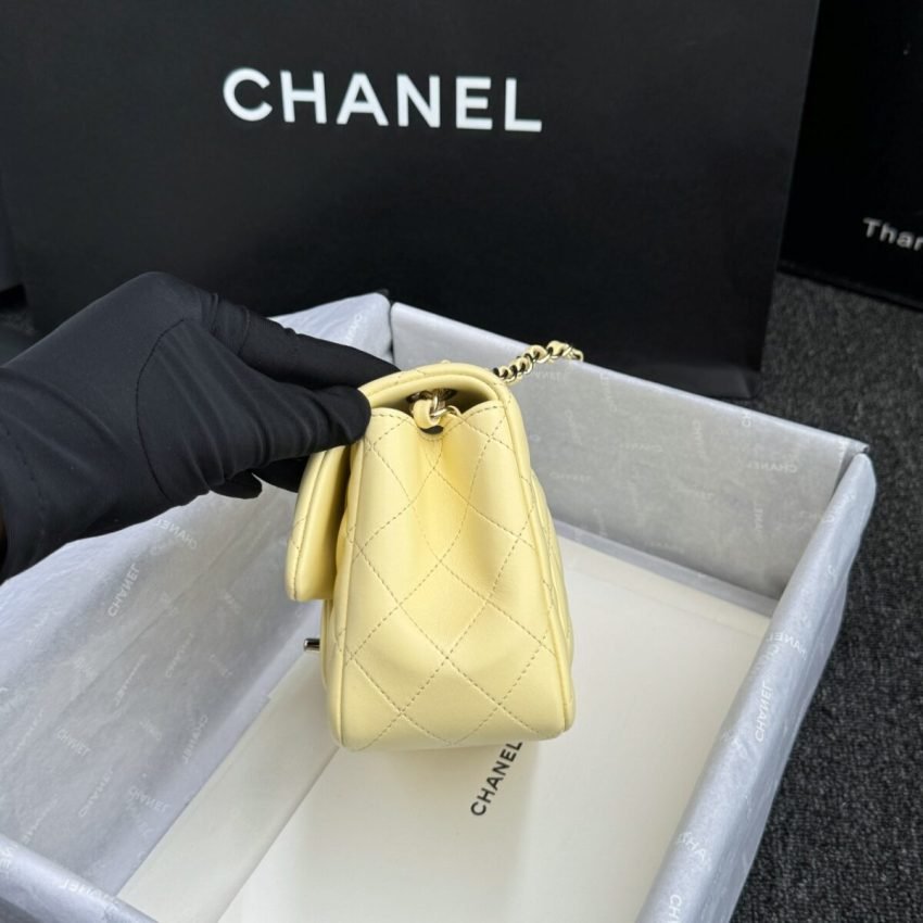 windows1718911278310_17930503121485843828 Replica CHANEL Classic Flap 17cm Yellow - 图片 3