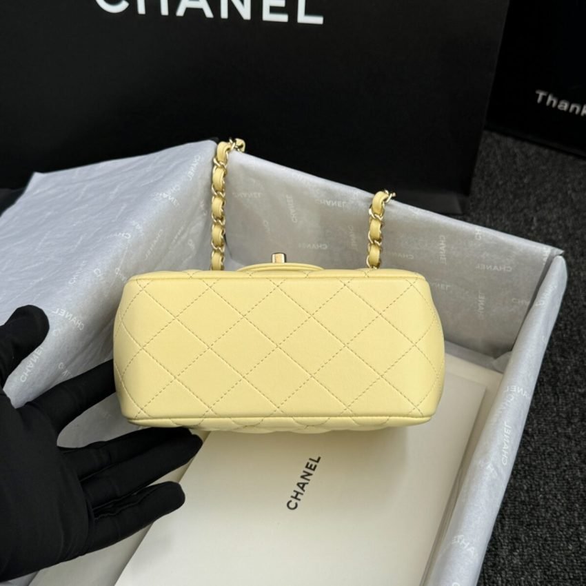 windows1718911279231_10975655761235061422 Replica CHANEL Classic Flap 17cm Yellow - 图片 4