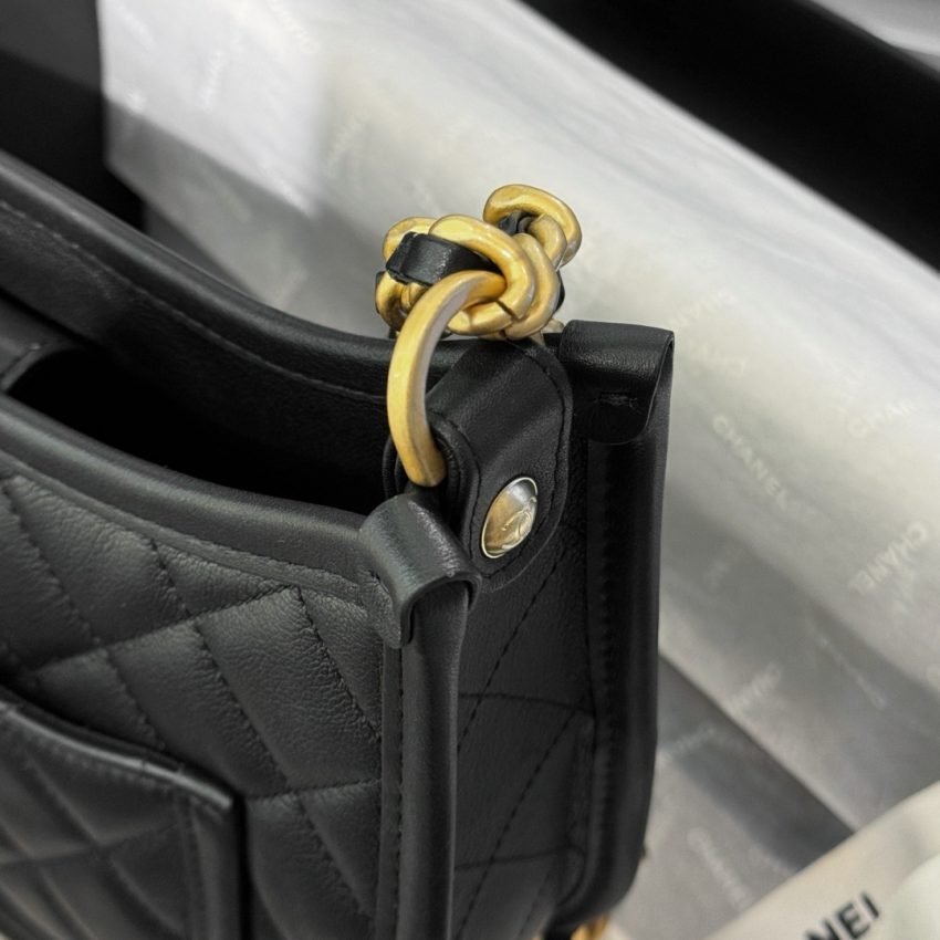 wsxcWeb_6e471929_o_1hp5jm5mgk9rt6nb091gk2t7.jpeg Replica CHANEL 24s Hobo Black - 图片 3