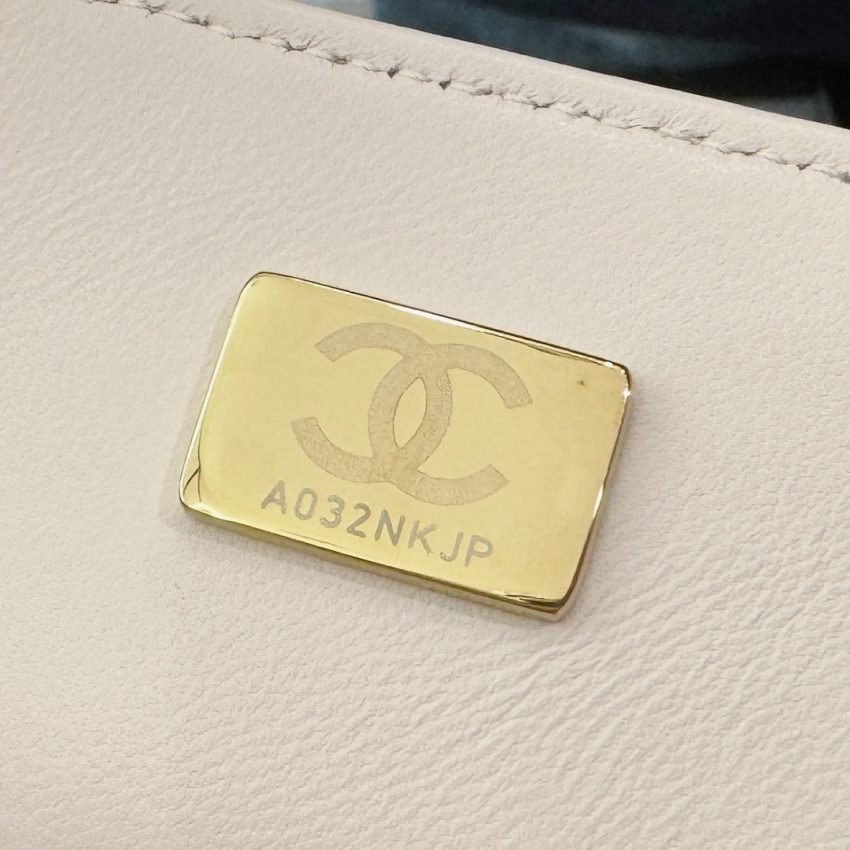 wsxcWeb_6e471929_o_1hp8of78koj21sdo1gl2m02ekf.jpeg Replica CHANEL Classic Flap 20cm Beige - 图片 2